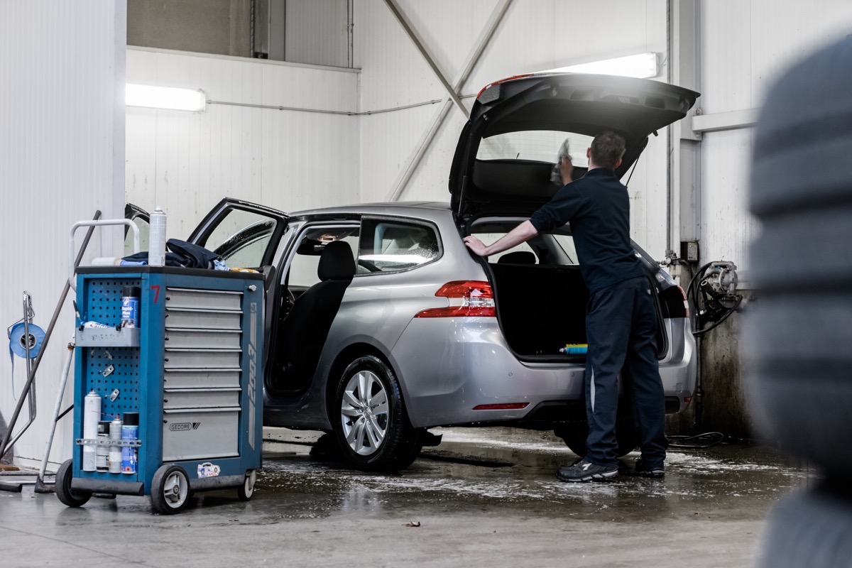 Op zoek naar een garagist in Peer voor het onderhoud en de herstelling van uw auto? Contacteer Garage Vanbussel.